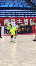 晋江企BA 今晚豪山建材VS三六一度头名之争将打响 终极对决打Call